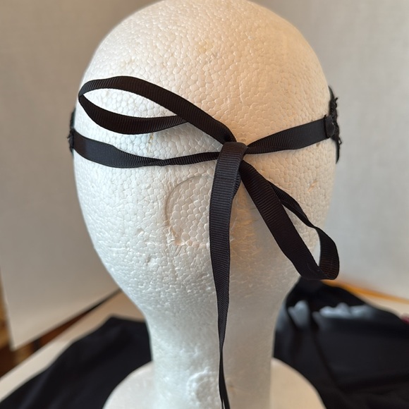 Madri Gras mask - Picture 3 of 5